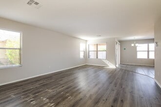 11610 W Columbine Dr in El Mirage, AZ - Foto de edificio - Building Photo