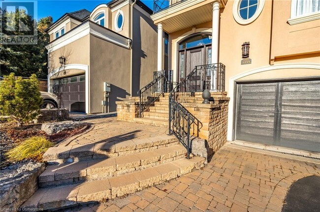 2245 Hampstead Rd in Oakville, ON - Building Photo - Building Photo