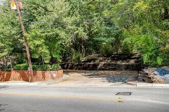 1805 Burton Hill Rd in Fort Worth, TX - Building Photo - Building Photo