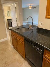 2820 N Oakland Forest Dr in Oakland Park, FL - Building Photo - Building Photo
