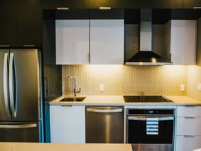 655 Sterling Lyon Pkwy, Unit SI ID1222957P in Winnipeg, MB - Building Photo - Building Photo