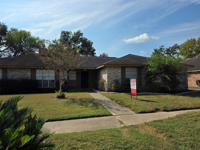 19223 Woodglen Dr in Katy, TX - Building Photo - Building Photo