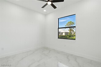 4881-4883 Leonard Blvd S in Lehigh Acres, FL - Foto de edificio - Building Photo