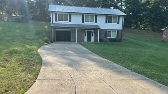 512 Linda Ln in Clarksville, TN - Building Photo