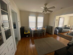 39 Brooksdale Rd, Unit 2 in Boston, MA - Foto de edificio - Building Photo