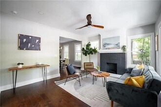 943 Rose Cir SW in Atlanta, GA - Building Photo - Building Photo