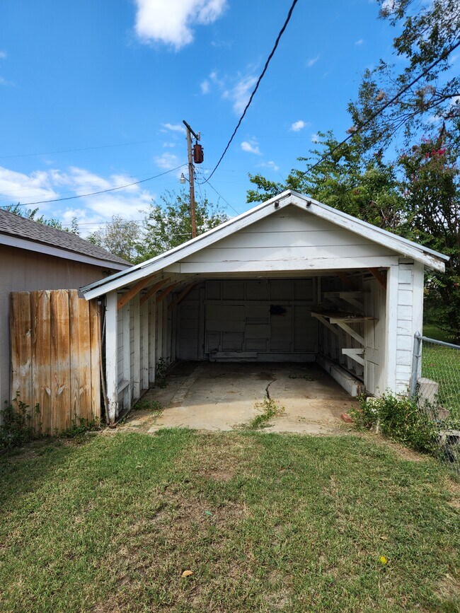 1112 E Corona St in Ada, OK - Building Photo - Building Photo