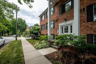Hartford Place in Birmingham, MI - Building Photo - Building Photo