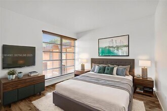 9459 SW 76th St in Miami, FL - Foto de edificio - Building Photo