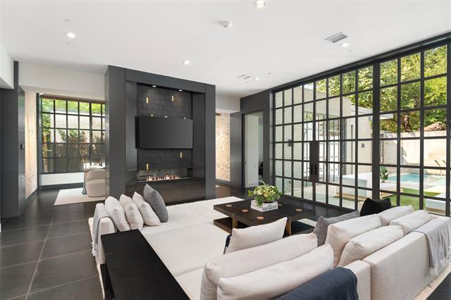 4340 Fairfax Ave in Dallas, TX - Building Photo - Building Photo