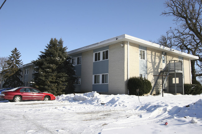 Blackhawk Manor in South Beloit, IL - Foto de edificio - Building Photo