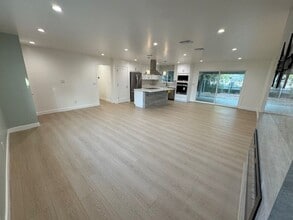 10839 Fellows Ave in Los Angeles, CA - Foto de edificio - Building Photo