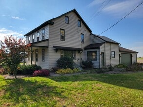 819 Fruitville Pike in Manheim, PA - Foto de edificio - Building Photo