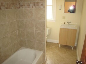 6 Giles Park, Unit 1A in Somerville, MA - Building Photo - Building Photo