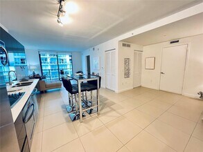 31 SE 6th St, Unit 2204 in Miami, FL - Building Photo - Building Photo