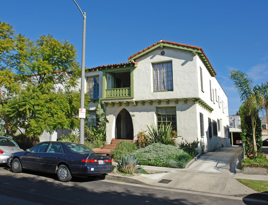 320 N Spaulding Ave in Los Angeles, CA - Foto de edificio