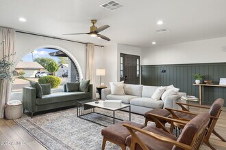 5142 E Nisbet Rd in Scottsdale, AZ - Building Photo - Building Photo