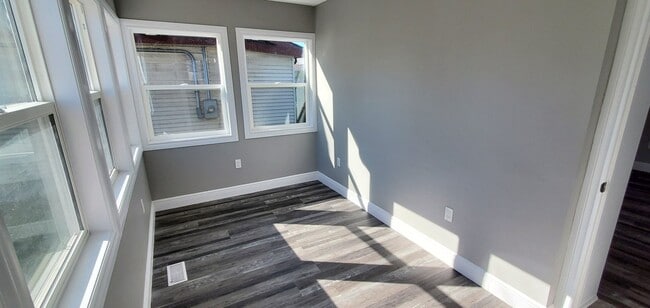 7 Harvey St in Belleville, ON - Building Photo - Building Photo