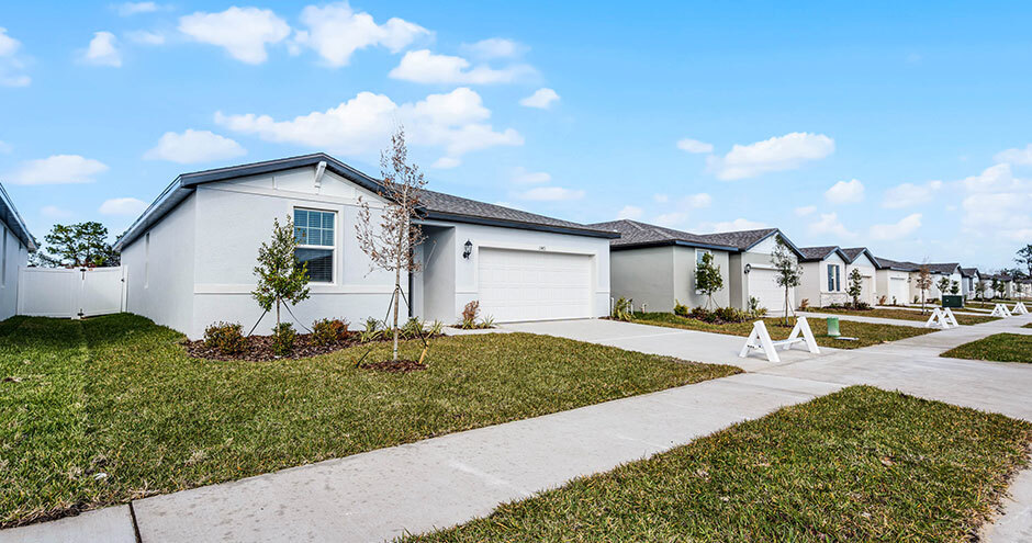 Westbridge Cove in Spring Hill, FL - Foto de edificio