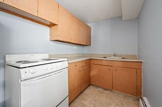 78 Orchard St, Unit 60 in East Hartford, CT - Building Photo - Building Photo