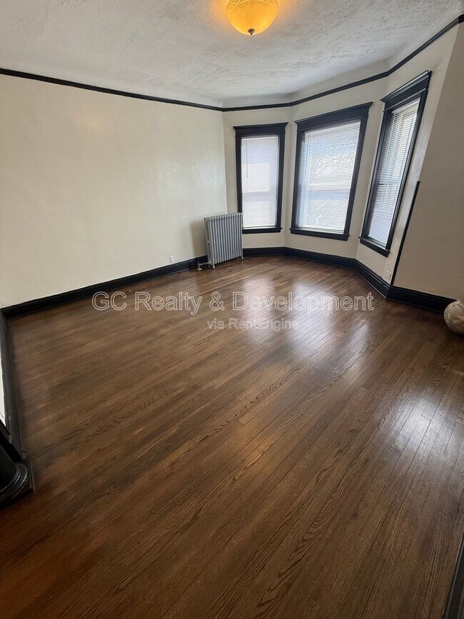 1452 E Marquette Rd in Chicago, IL - Building Photo - Building Photo