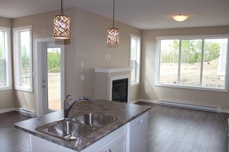 1610-1688 88 Ave in Dawson Creek, BC - Building Photo - Building Photo
