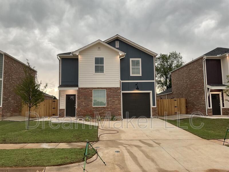 2811 Clifton Ter in Norman, OK - Building Photo