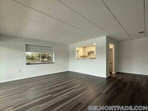 55 Hill Rd, Unit 212 in Belmont, MA - Foto de edificio - Building Photo