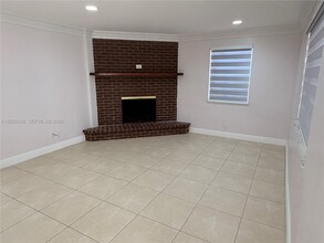 3011 N 74th Way in Hollywood, FL - Foto de edificio - Building Photo
