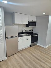 115 W Chew Ave in Philadelphia, PA - Building Photo - Building Photo