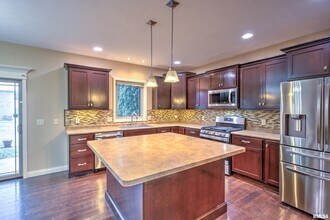 2708 W Sesame St in Dunlap, IL - Building Photo - Building Photo