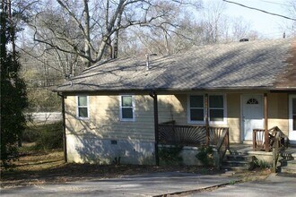 6694 Young Ct in Douglasville, GA - Building Photo - Building Photo
