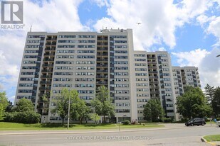 2900 Battleford Rd in Mississauga, ON - Building Photo