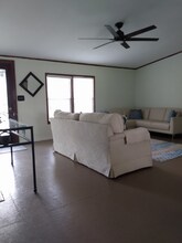 739 Proctor Ln in Sunset, TX - Foto de edificio - Building Photo