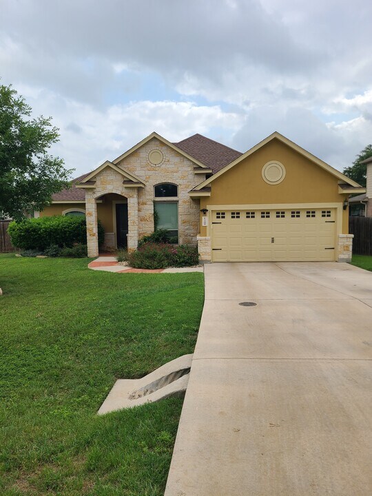 15508 Fox Ln in Selma, TX - Foto de edificio