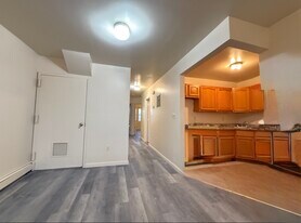 2292 Nameoke Ave in Far Rockaway, NY - Building Photo