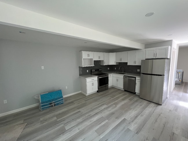 2595 Wentworth Dr