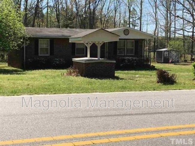 1125 Morgan Rd in Henderson, NC - Building Photo - Building Photo