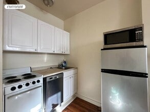 444 W 49th St in New York, NY - Foto de edificio - Building Photo