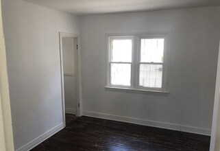 6119 11th Ave, Unit 6119.5 in Los Angeles, CA - Building Photo - Building Photo