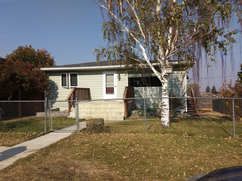 1212 Cannon St in Helena, MT - Building Photo