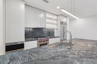 610 Davis St, Unit 3005 in Austin, TX - Building Photo - Building Photo