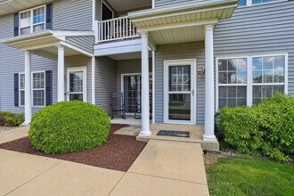 103 Yorkminster Ln, Unit 10 in Savoy, IL - Building Photo - Building Photo