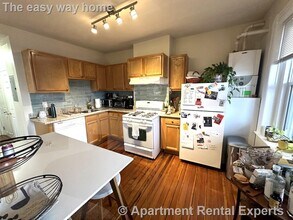 1056 Cambridge St in Cambridge, MA - Foto de edificio - Building Photo