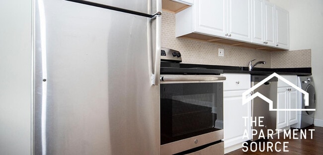 property at 3345 N Marshfield Ave