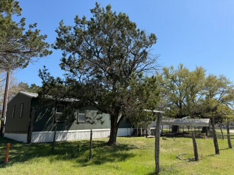 22534 Owl Creek Rd in Gatesville, TX - Building Photo