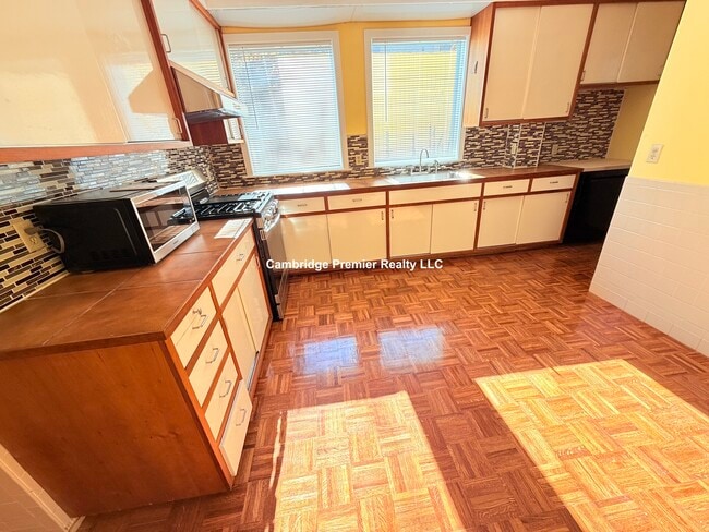 10 Packard Ave, Unit 1