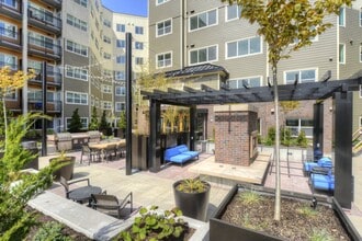 Urbana in Seattle, WA - Foto de edificio - Building Photo