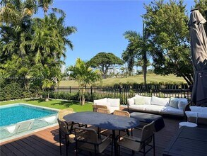 5911 Alton Rd in Miami, FL - Building Photo - Building Photo