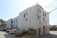 101 Dudley Ave in Venice, CA - Foto de edificio - Building Photo